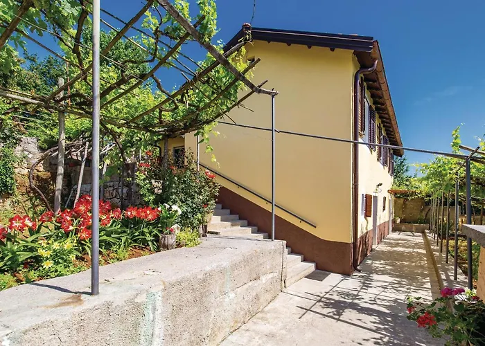 Дом отдыха 3 Bedroom Lovely In