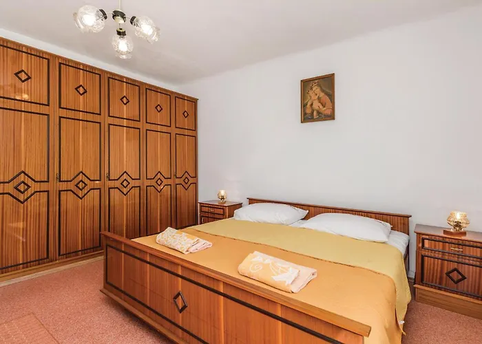 3 Bedroom Lovely In * Ловран