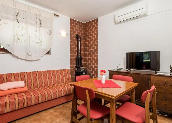 3 Bedroom Lovely In Nyaraló